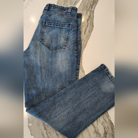 Van Heusen Never Tuck Men's Straight Leg Classic Blue Jeans Size 34/30 - Picture 1 of 6